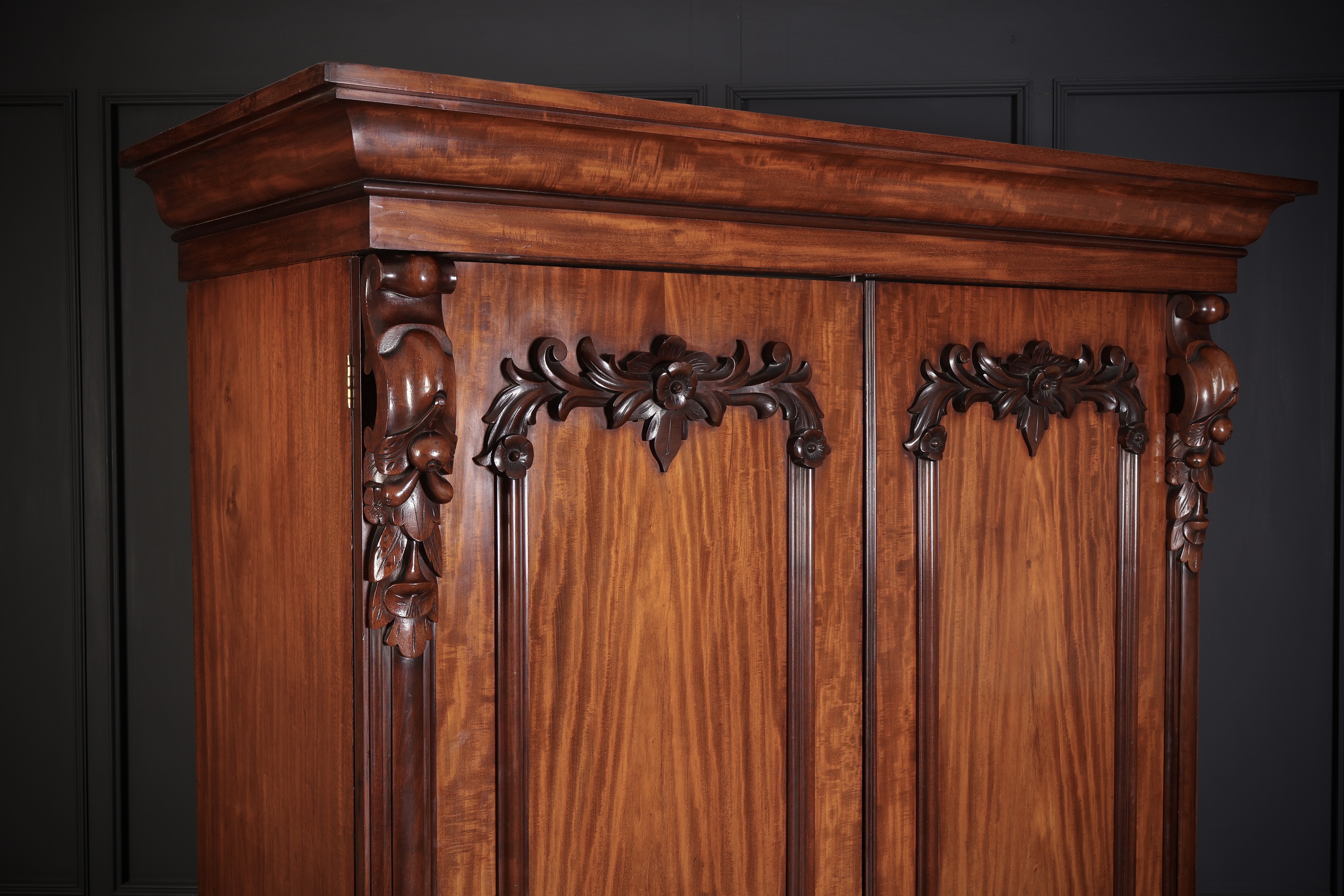 Victorian Mahogany Double Wardrobe antique wardrobes Antique Furniture 6